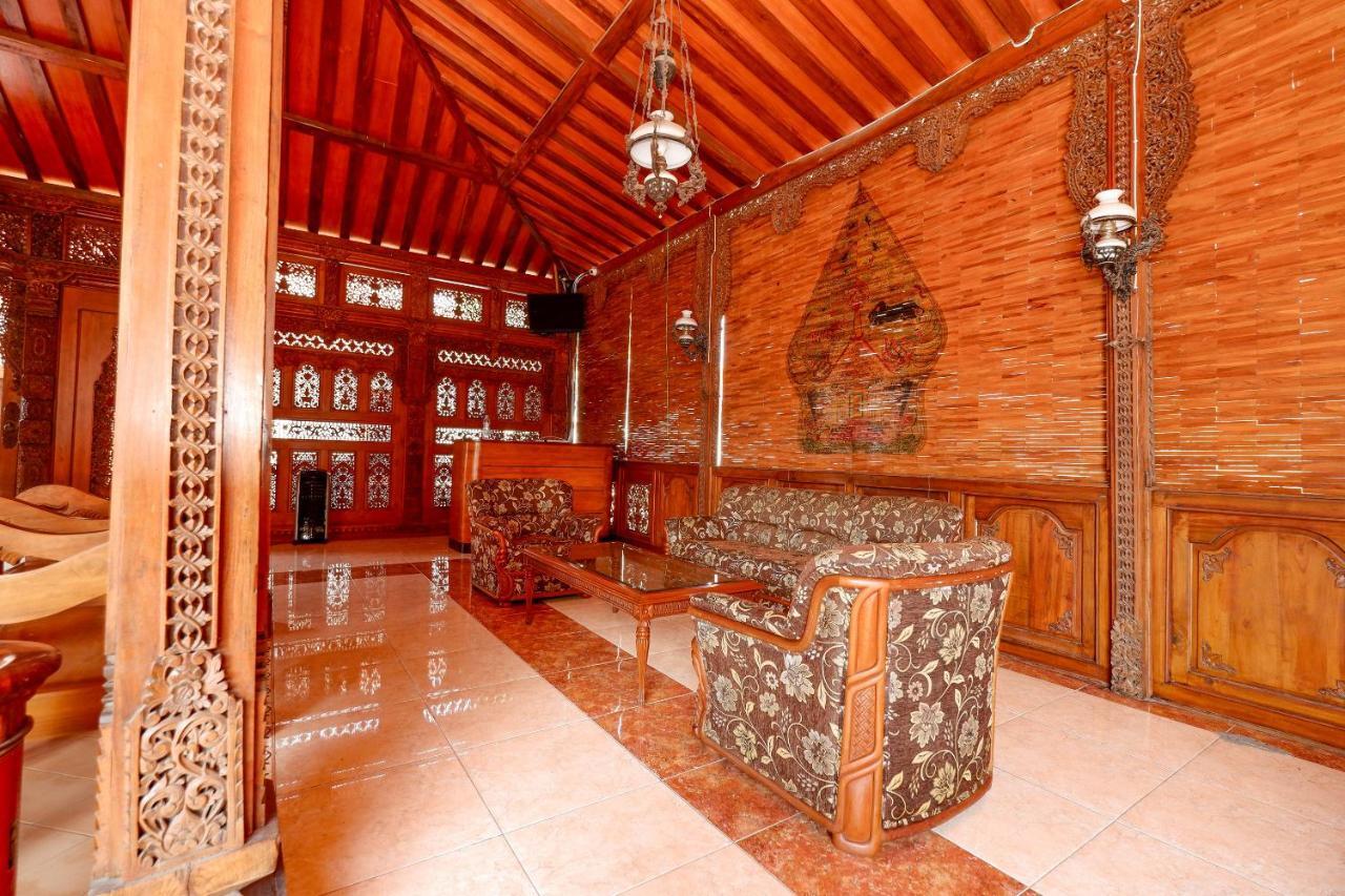 Oyo 2327 Pagsis Village Klaten Luaran gambar